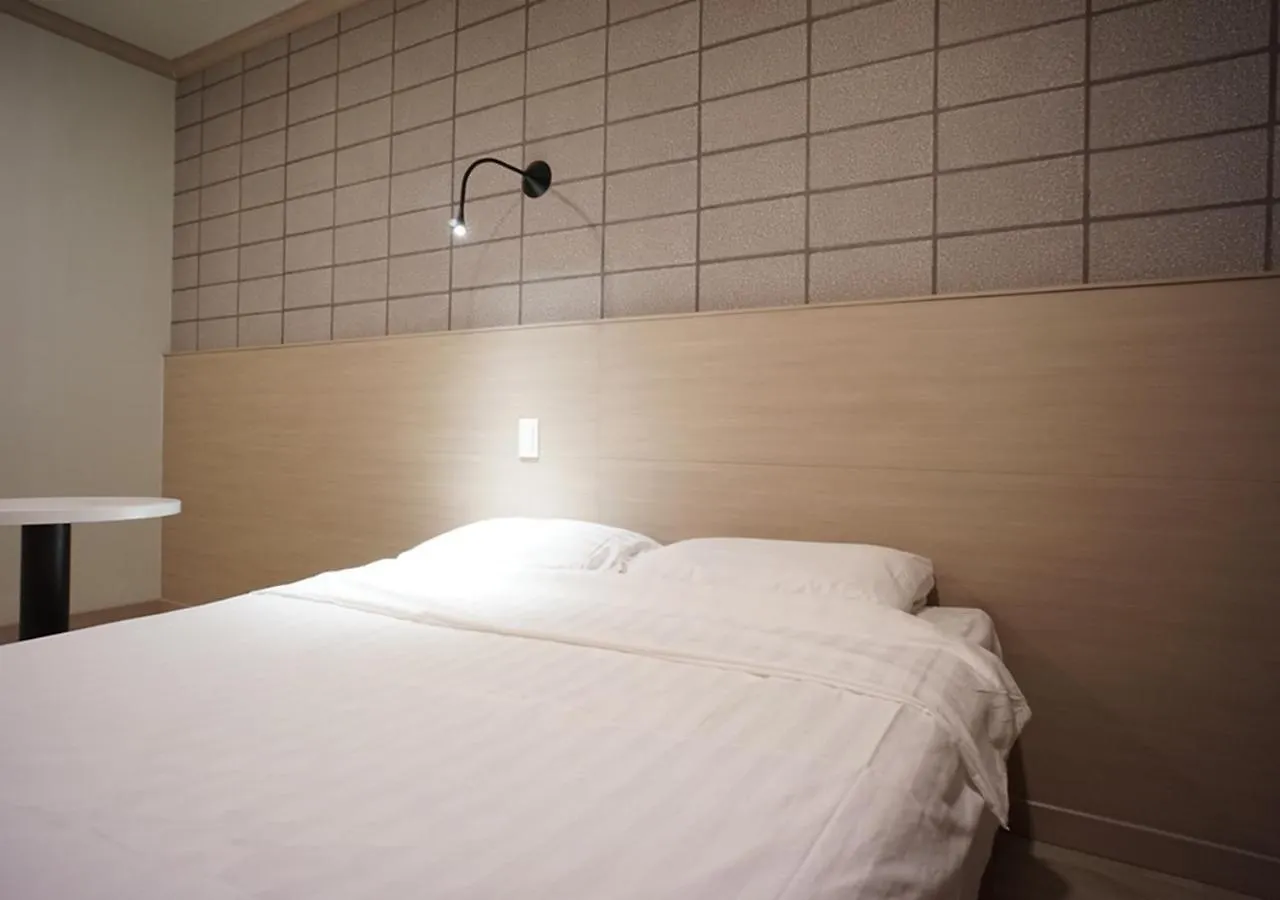 Apple Hotel Jeju 3*,