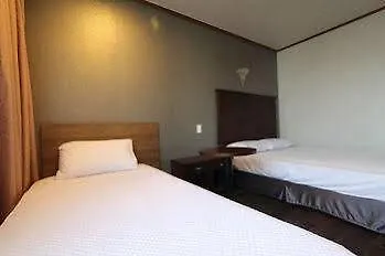 Apple Hotel Jeju 3*,