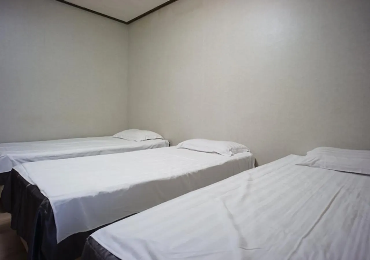 Apple Hotel Τζέτζου